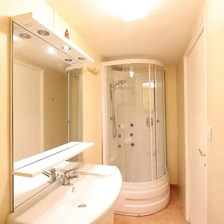 Holiday home Maison De Caractere Renovee Avec Jardin Ferme, Entre Montagnes Et Gorges, Proche Saint-flour - Fr-1-742-51
