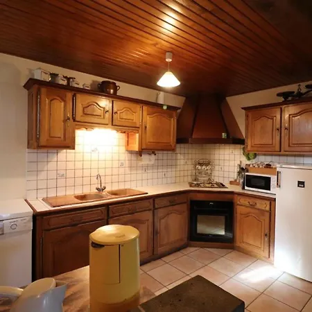 Holiday home Maison De Caractere Renovee Avec Jardin Ferme, Entre Montagnes Et Gorges, Proche Saint-flour - Fr-1-742-51