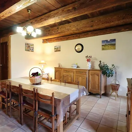 Holiday home Maison De Caractere Renovee Avec Jardin Ferme, Entre Montagnes Et Gorges, Proche Saint-flour - Fr-1-742-51