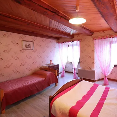 Holiday home Maison De Caractere Renovee Avec Jardin Ferme, Entre Montagnes Et Gorges, Proche Saint-flour - Fr-1-742-51
